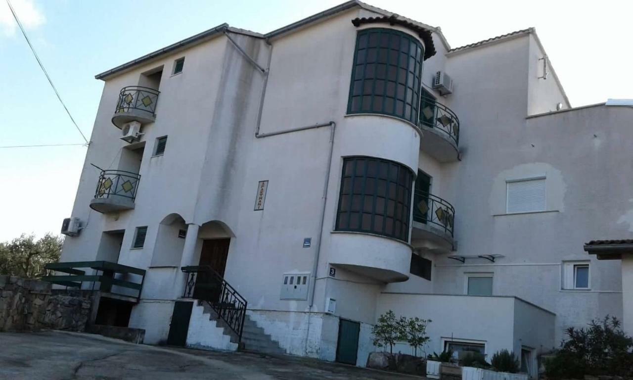 Apartmani Ivandic 穆泰尔岛 外观 照片